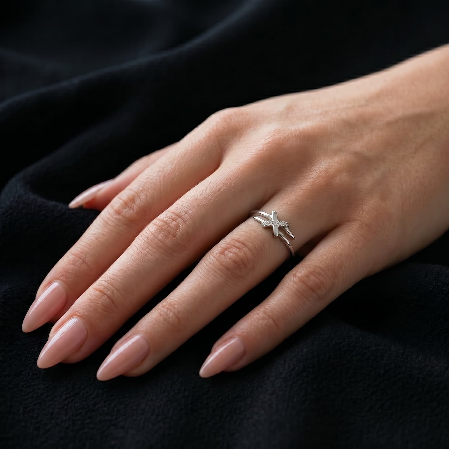 Crossover Kiss Ring